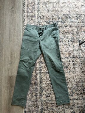 Men's Olive Green Casual Chino Pants